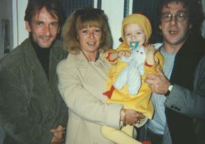 Devant la Maison des Parents, 18 octobre 98